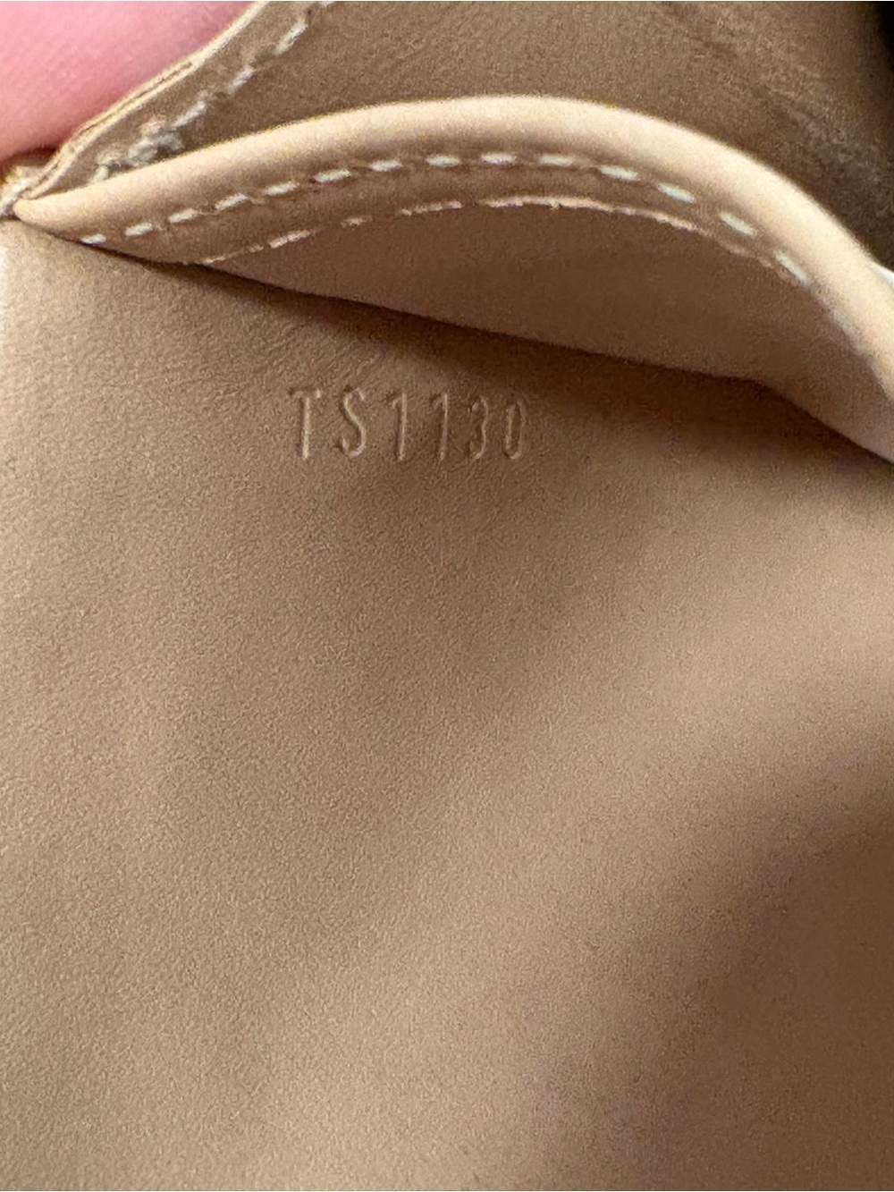 Authentic Louis Vuitton Vernis Pink Monogram Wallet w/ chain - Picture 12 of 16